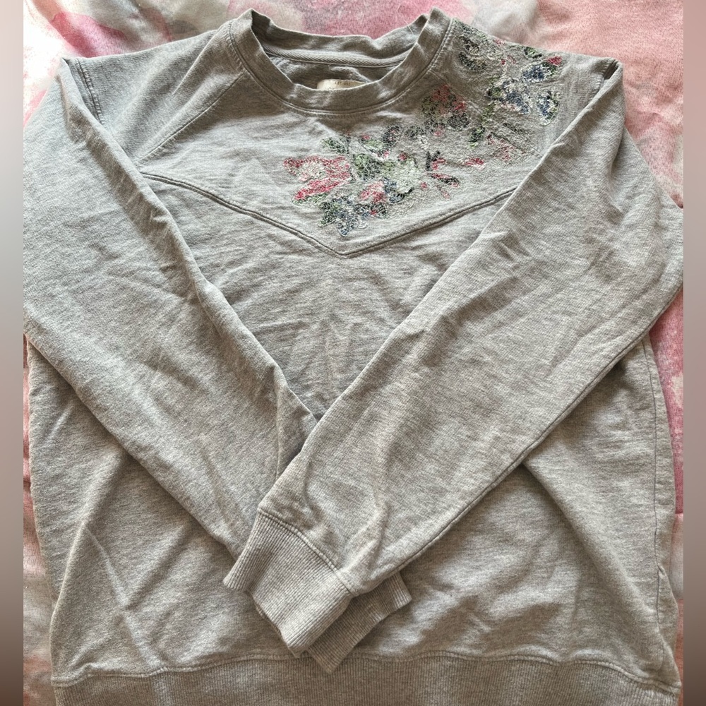 Lucky Brand grey sweater with embroidered flowers size (XS/TP)